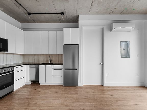 3rd image of 815 Flatbush Ave #315