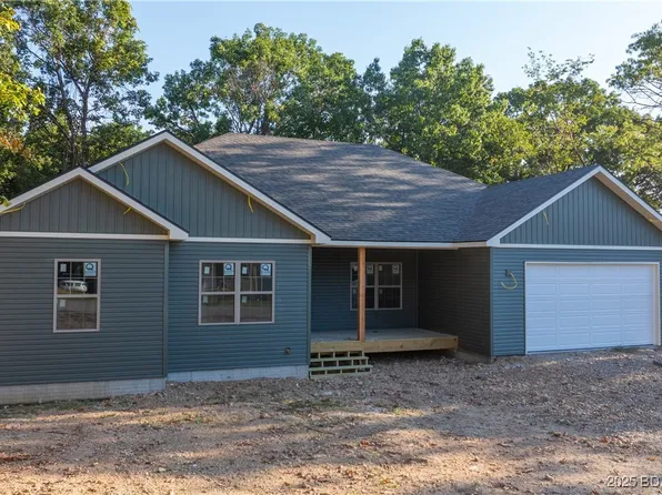 145 Broadway Ave, Camdenton, MO 65020