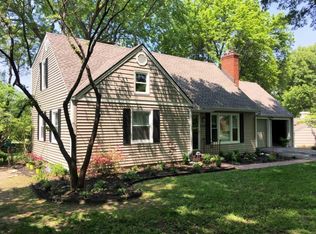 5828 Alhambra Dr, Fairway, KS 66205