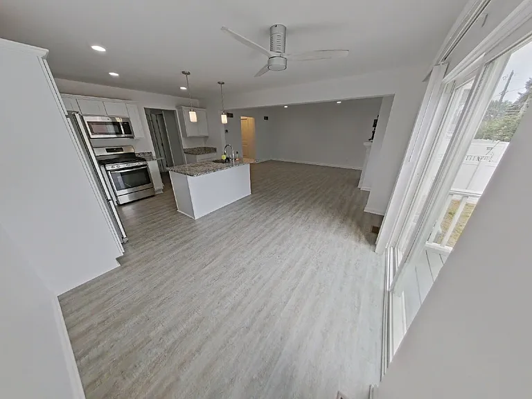 15894 Camperdown Ave — Photo 5