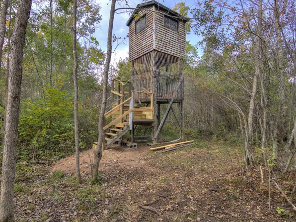 S Enders Rd, Sandstone, MN 55072