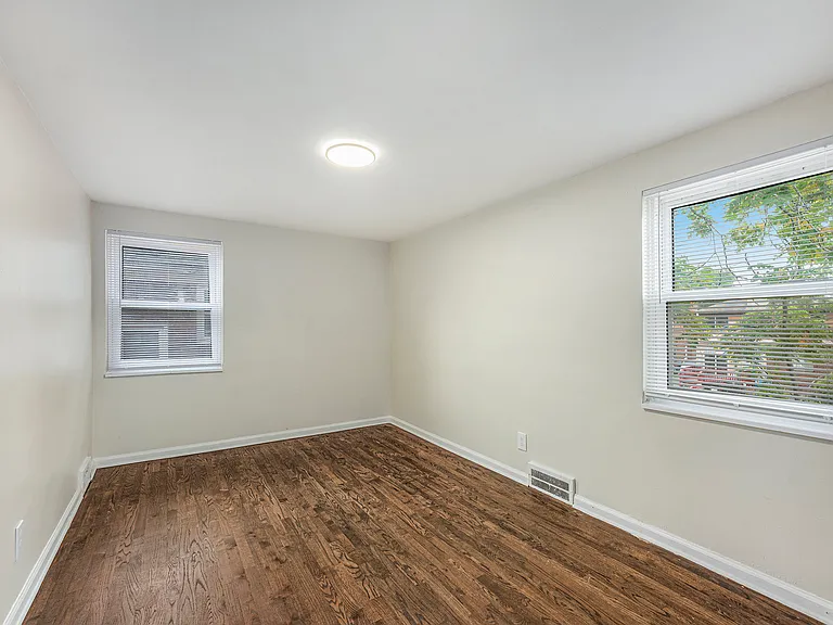 19711 Hartwell St — Photo 21