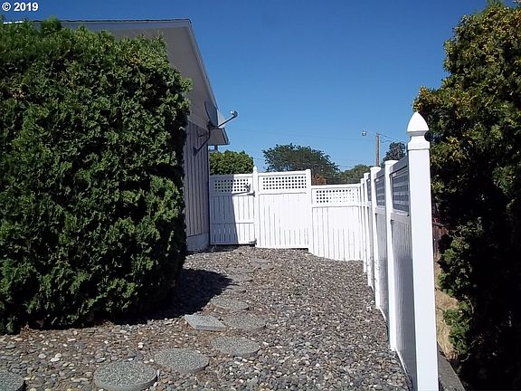 3rd image of 1011 Hi Land Ct W