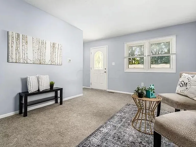 246 Jacqueline Dr — Photo 5