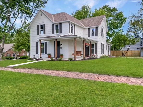 16 W 17th St, Higginsville, MO 64037