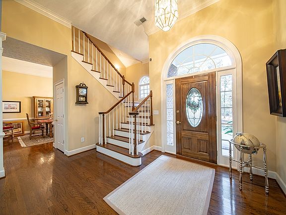 4th image of 3300 Old River Rd