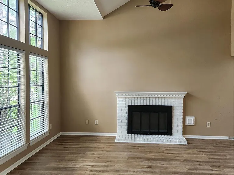 14562 Oak Chase Dr — Photo 2