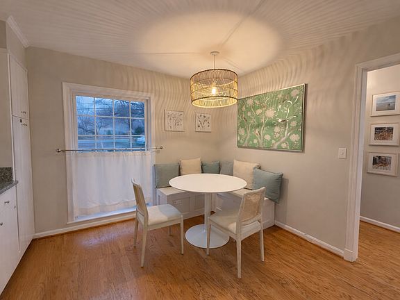 Kitchen - eat-in-area