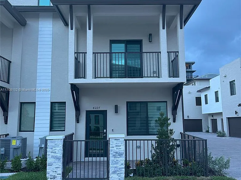 4227 NW 83rd Path — Photo 1