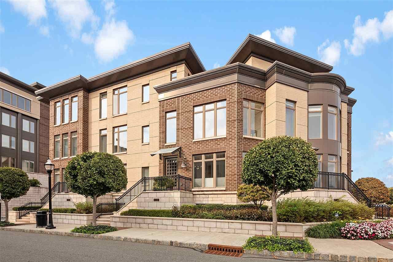 2 Oxford Lndg, Weehawken, NJ 07086 Zillow