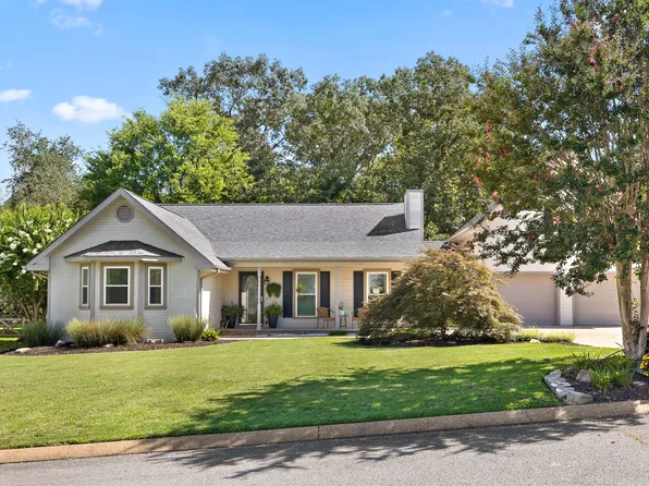 10044 Rolling Wind Dr, Soddy Daisy, TN 37379