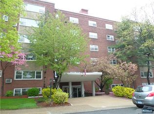 1565 Center Ave APT GA, Fort Lee, NJ 07024