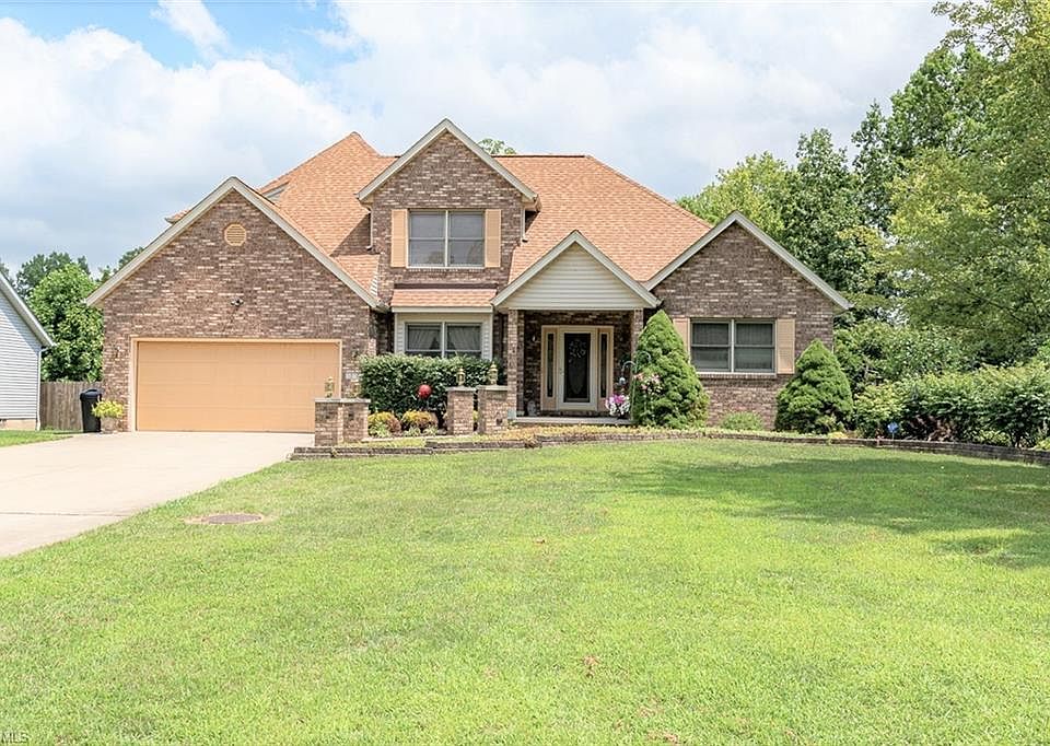 1st image of 276 Eastlake Dr