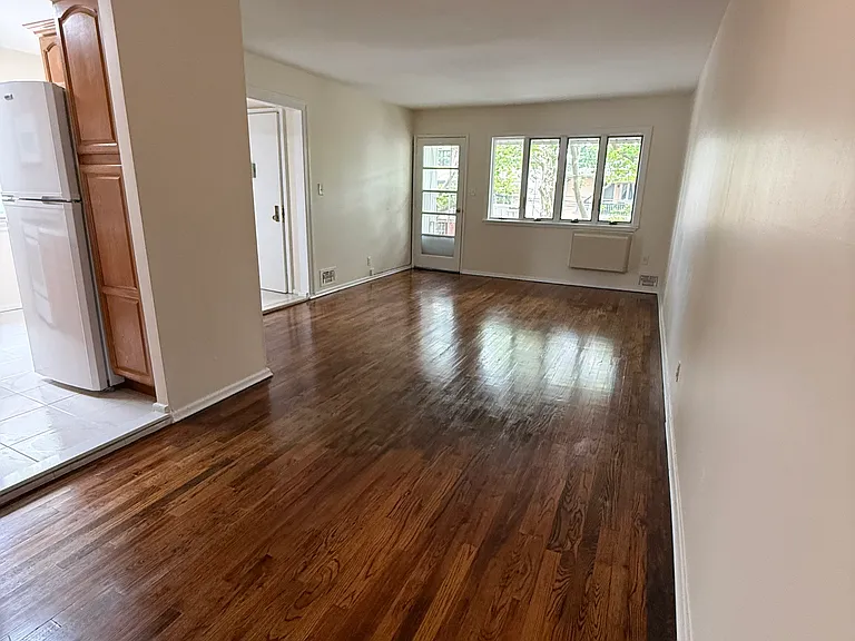 Mayfair Dr S — Photo 2