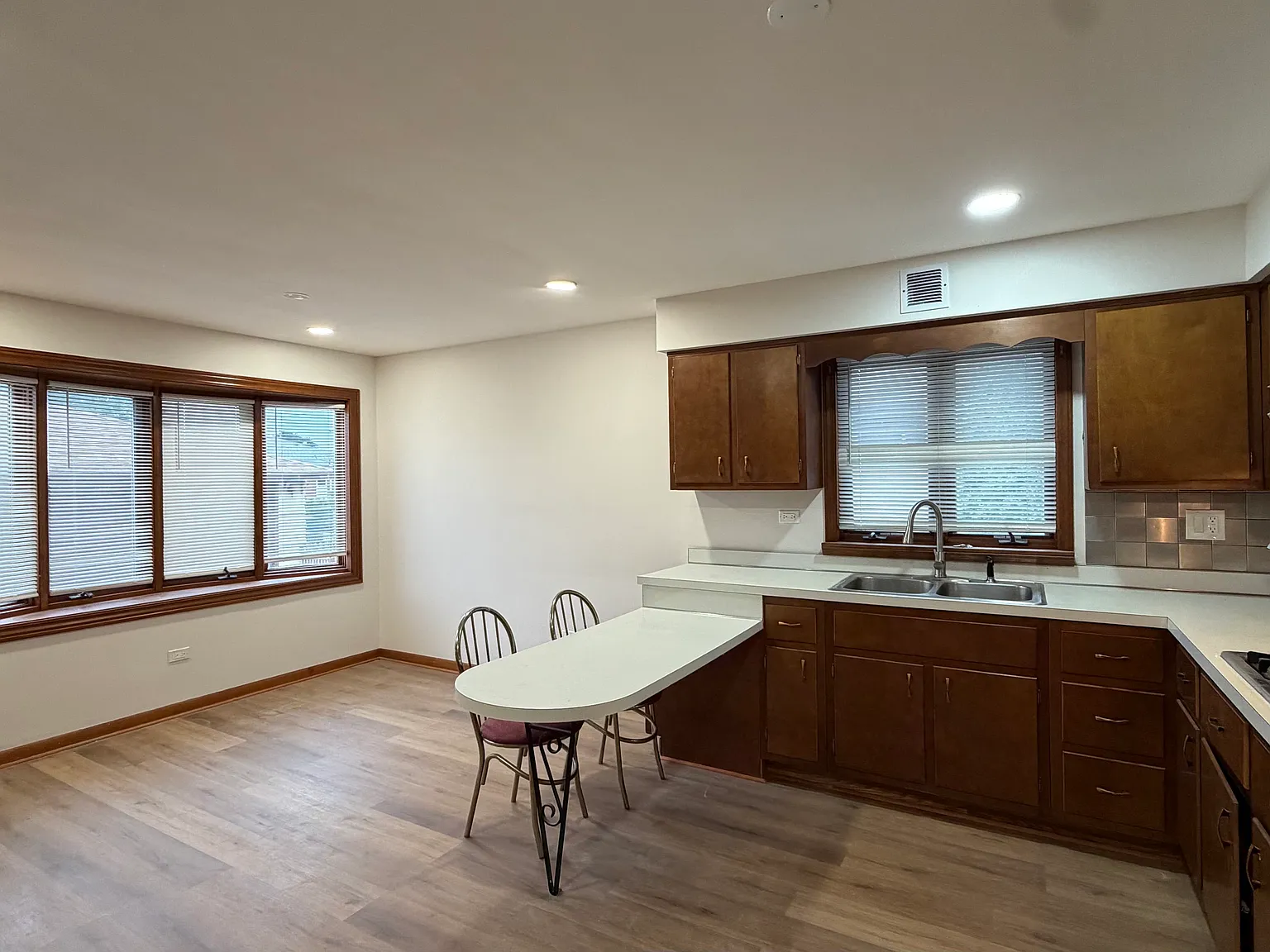 3 bed, 2538 sqft, $2,000 — Photo 4