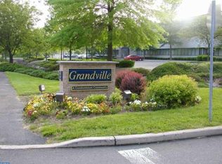 304 Silver Ct, Hamilton, NJ 08690