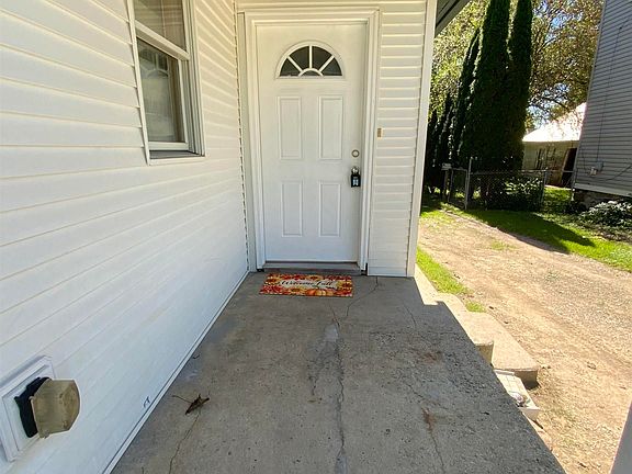 2nd image of 104 North St