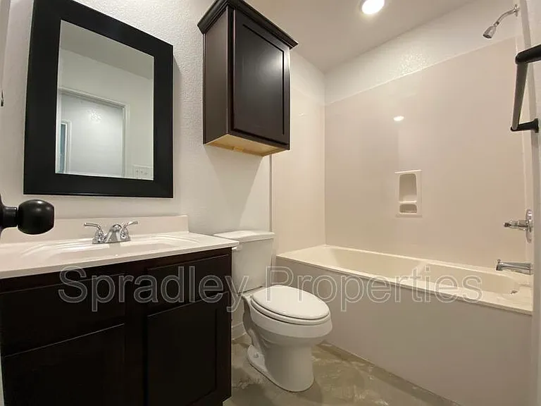 9118B Winding Ct — Photo 6