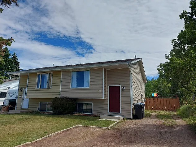 51 Westview Dr — Photo 2
