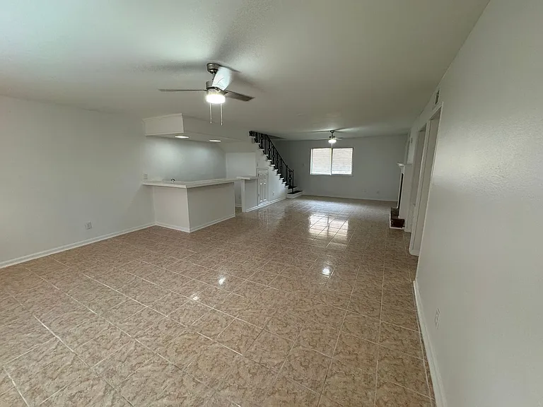 1512 Lake Ave — Photo 3