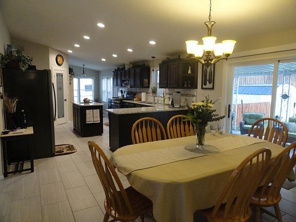3rd image of 2135 Grant Cir