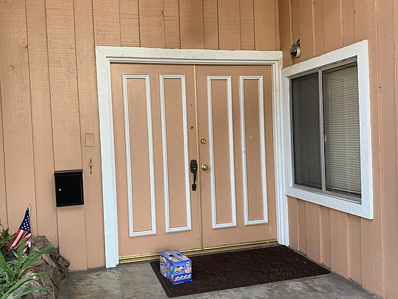 5th image of 10524 Casanes Ave