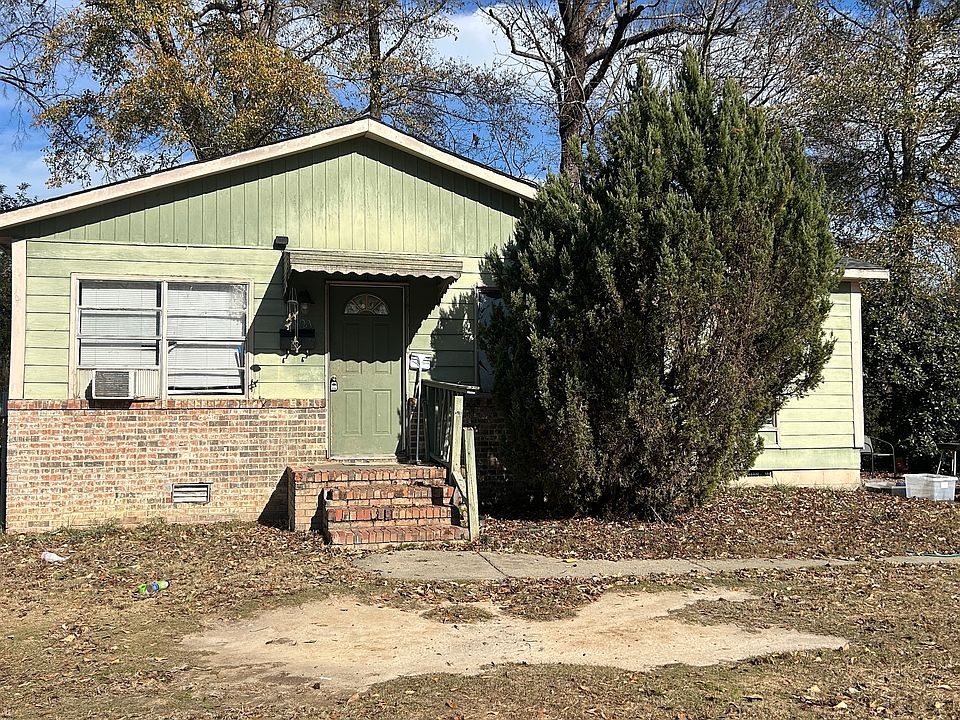 1st image of 2621 Village Green Ln