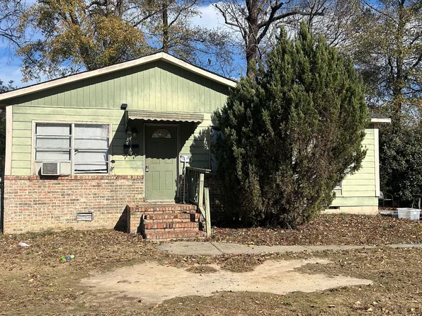 2621 Village Green Ln, Macon, GA 31206