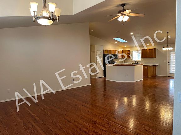 3rd image of 5 Malibu Ct