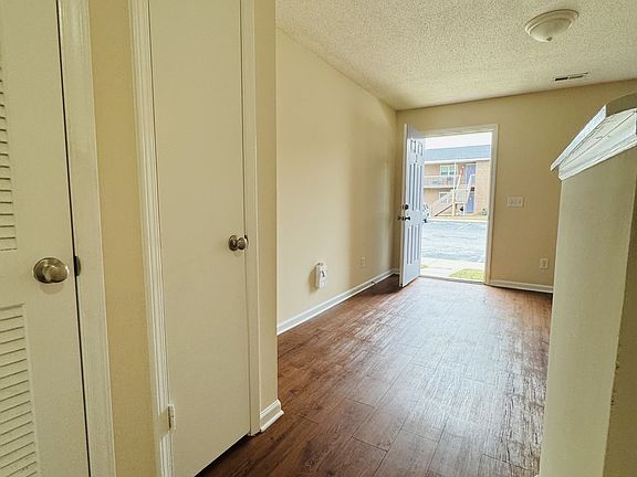 5th image of 3027 Adams Blvd APT 9