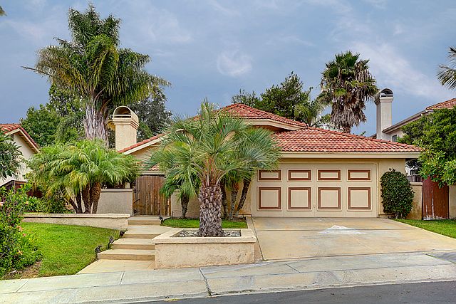 1st image of 706 Poinsettia Park N