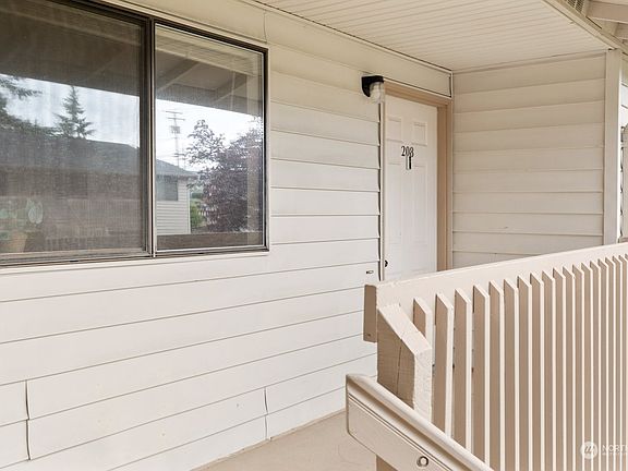 2nd image of 325 NE Kettle Street #208