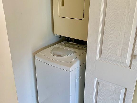 3rd image of 26 Heritage Ct