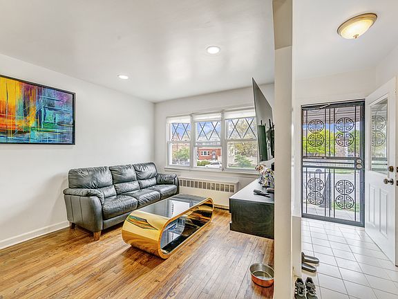 5th image of 3242 Layton Ave #1