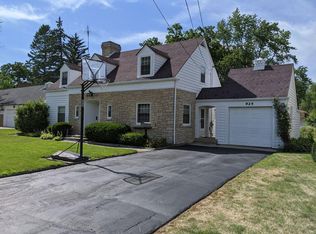 924 South St, Elgin, IL 60123