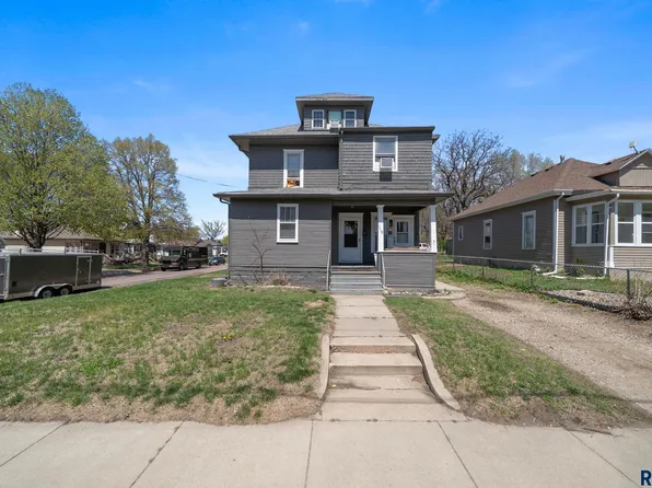 1118 W 8th St, Sioux Falls, SD 57104