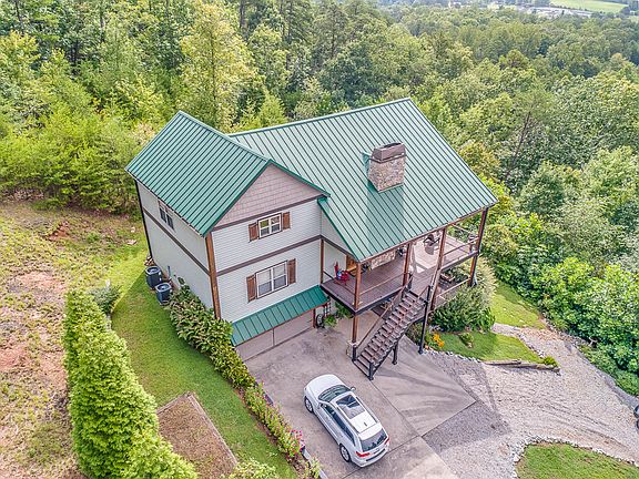 4th image of 208 Burnett Ln