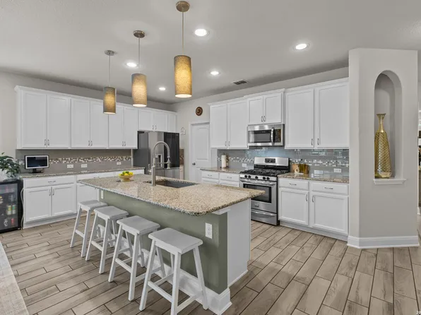 22411 AKIN HTS, San Antonio, TX 78261