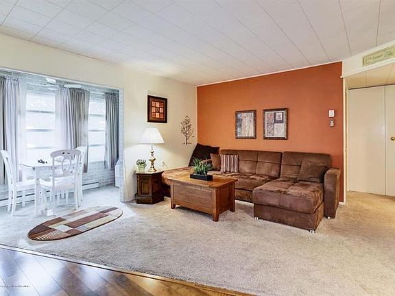 4th image of 42A Cambridge Ct #100A