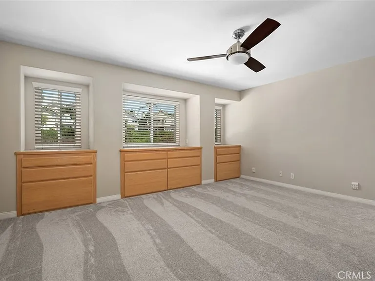 22481 Ivy Rdg — Photo 33