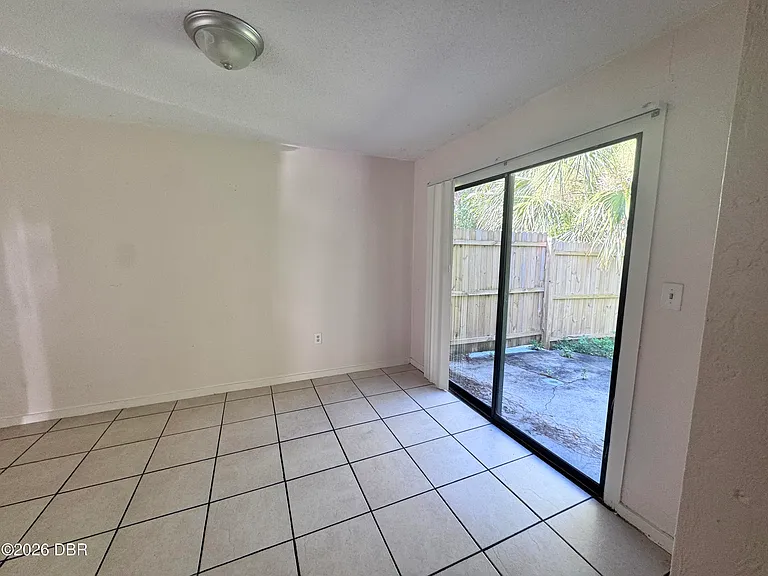 300 Hopkins Ave #B — Photo 4