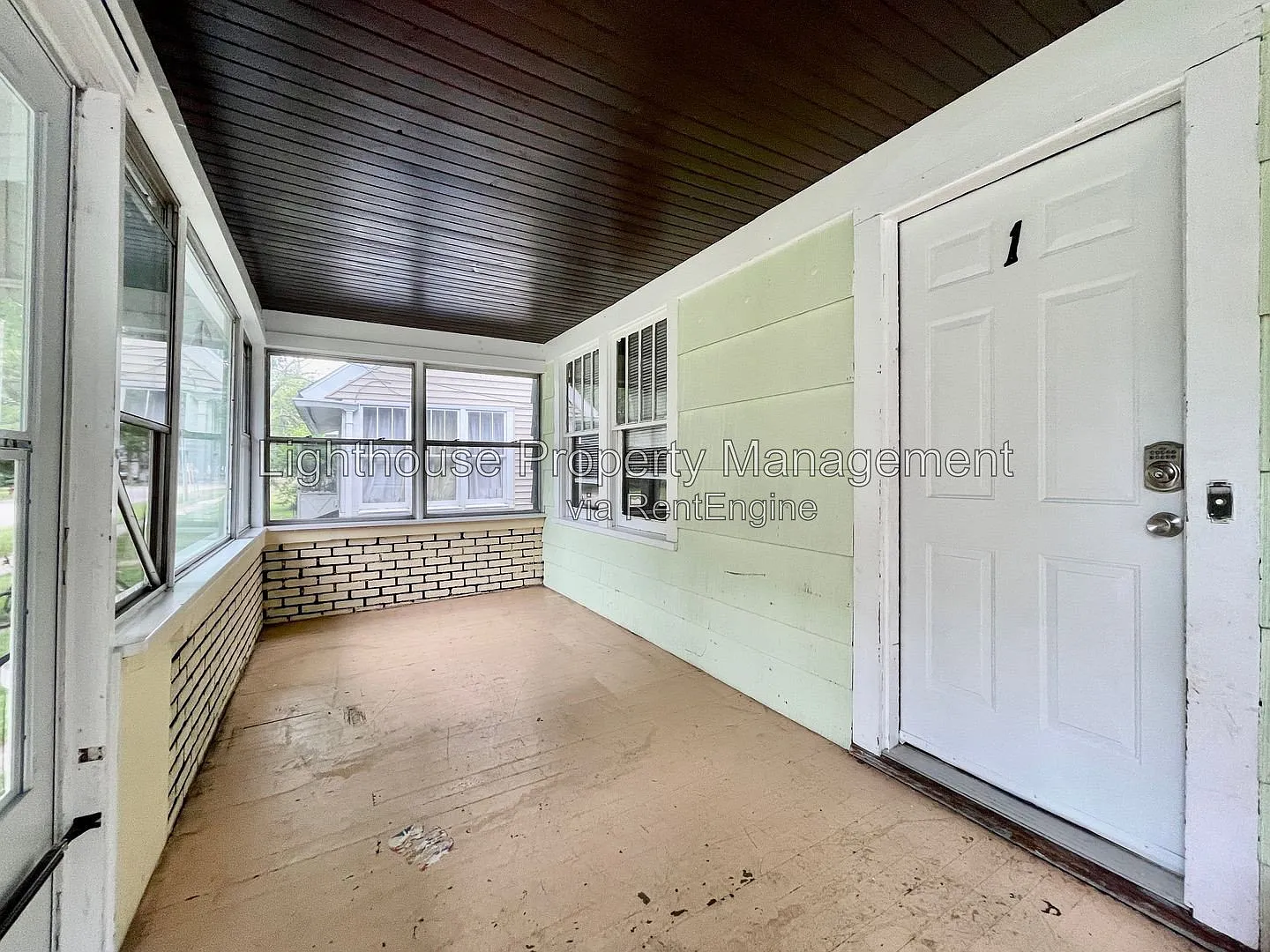 2 bed, 1.0 bath, 988 sqft, $1,200 — Photo 2