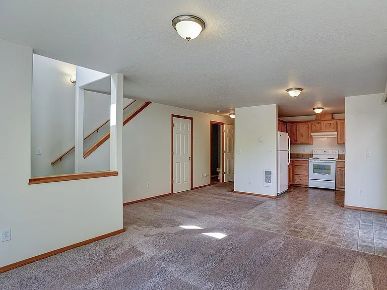 2215 Sam Parrett Dr — Photo 9