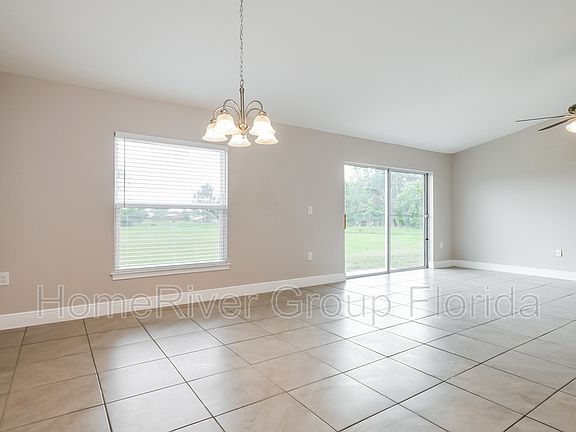 5th image of 481 Britten Dr