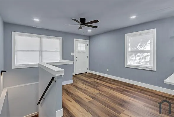 1328 Sharon St NW — Photo 5