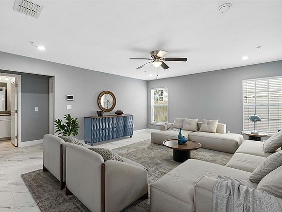 3rd image of 2613 ESPANA COURT