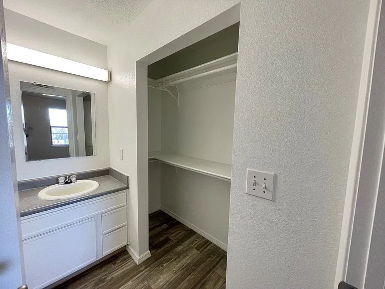 Crescent Ridge — Photo 22