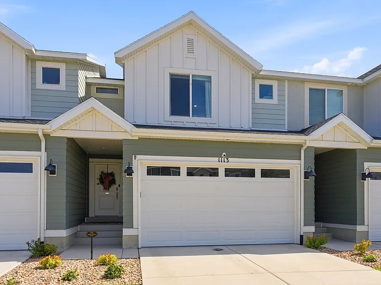 1113 E Jack Dr — Photo 1