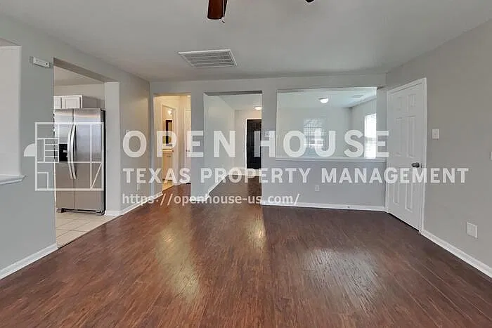 3 bed, 2.5 bath, 2000 sqft, $1,890 — Photo 4