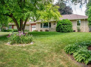 1289 Draper Ave, Roseville, MN 55113
